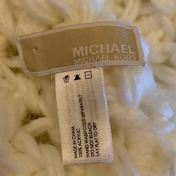 Michael Kors Infinity Neck Scarf - cozy cream knit - never worn - Picture 5 of 7